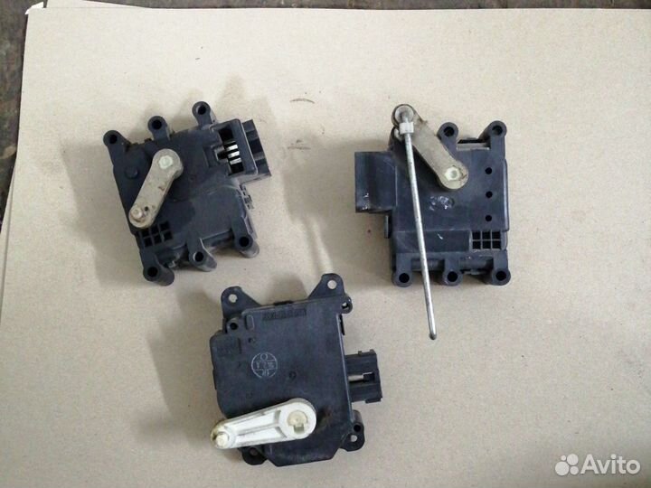 Моторчик регулировки заслонки печки мазда 3 бк