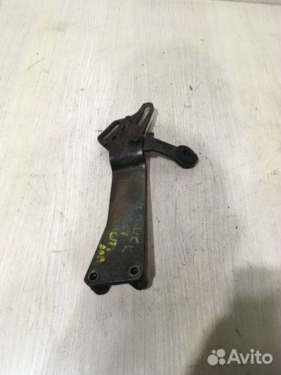 Кронштейн гидроусилителя Ауди 100 С4 2.0 AAD