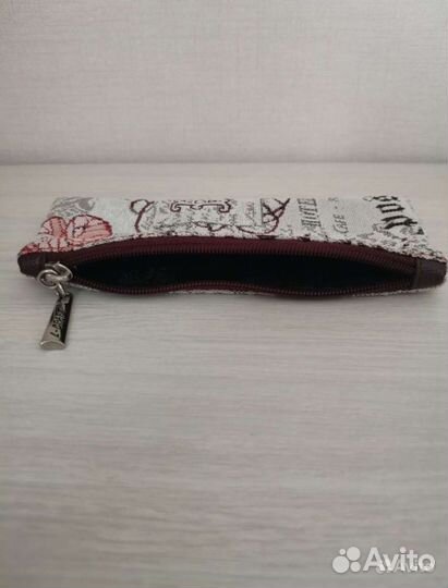 Футляры для очков разные