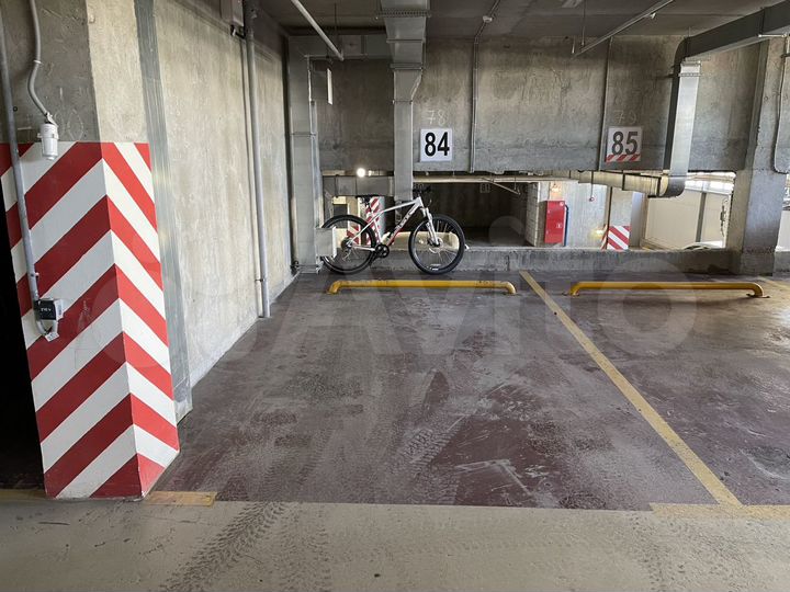 Машиноместо, 14 м²