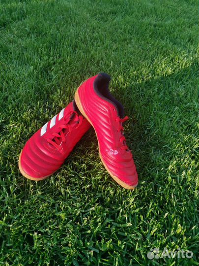 Футбольные бутсы