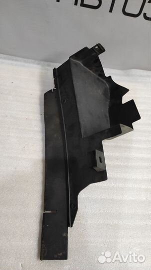 Дефлектор радиатора правый Ford Focus 2 дорест