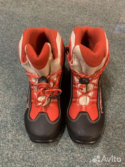 Лыжные ботинки Rossignol 35 р