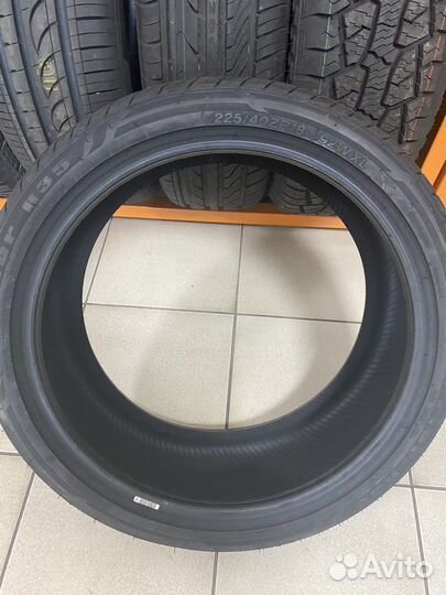 Warrior R35 225/40 R18 92W