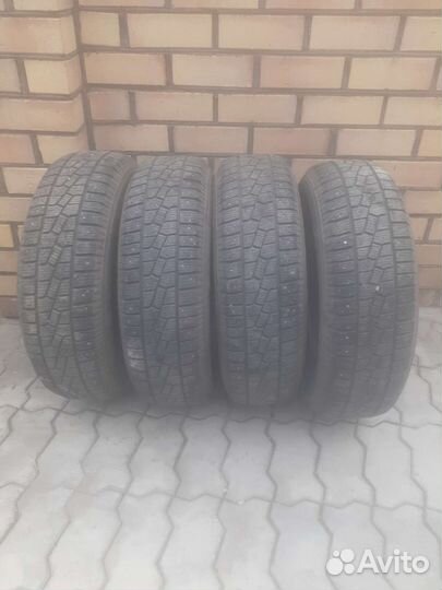 Kumho I'Zen RV Stud KC16 235/70 R16