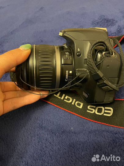 Зеркальный фотоаппарат Canon