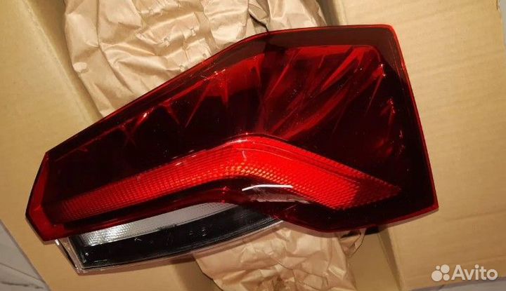 Фонарь задний skoda rapid 20- RH