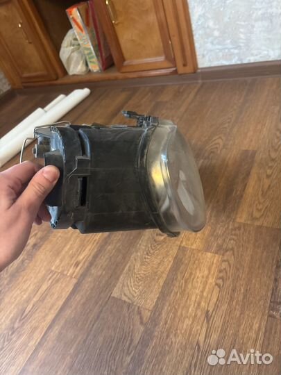 Фара передняя левая в сборе Volkswagen Caddy 2009