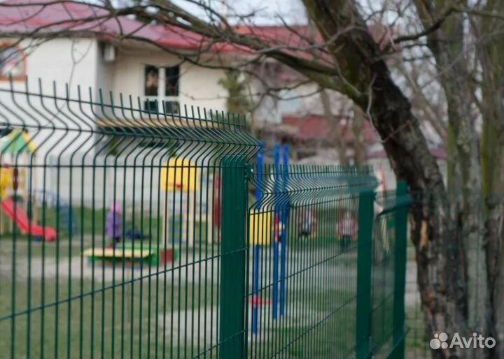 Забор металлический,ворота качественно