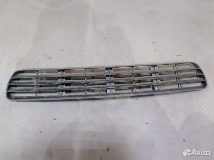 Решетка (заглушка) в бампер Audi 80 B3 1986-1991