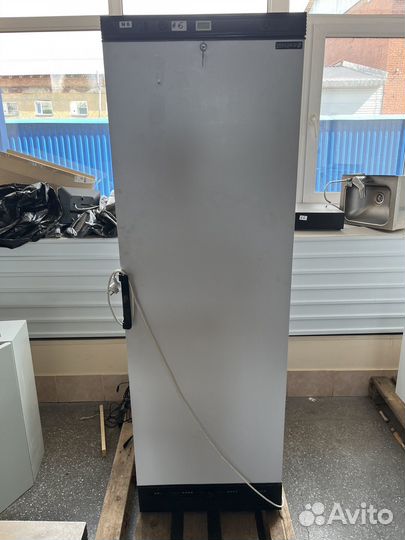 Продам шкаф морозильный tefcold uffs370sd-p
