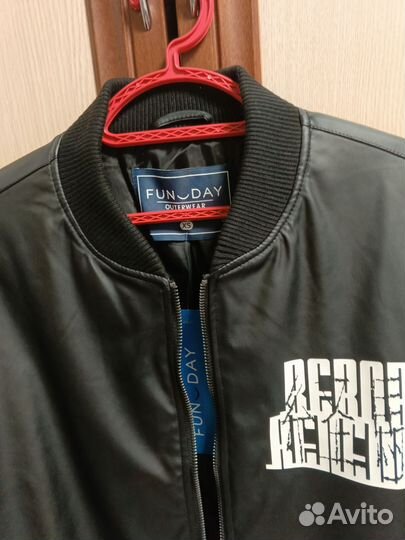 Куртка бомбер