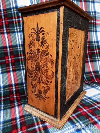 Старинный антикварный настенный шкафчик(аптечка)