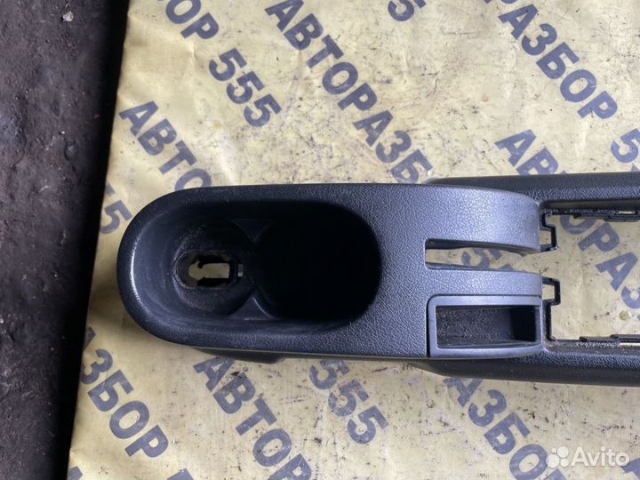 Консоль Peugeot 207