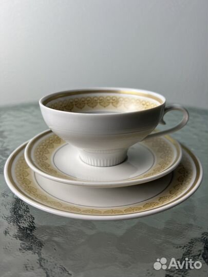 Чашка с блюдцами