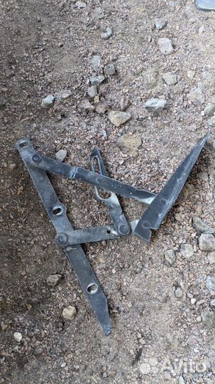 Петля капота Mercedes Benz Vito W638