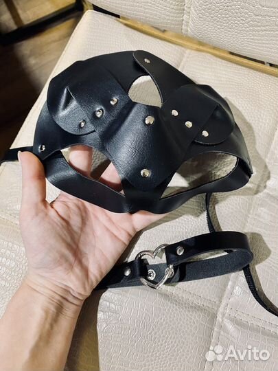 Маска и чокер