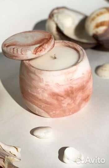 Ароматическая свеча в подсвечнике