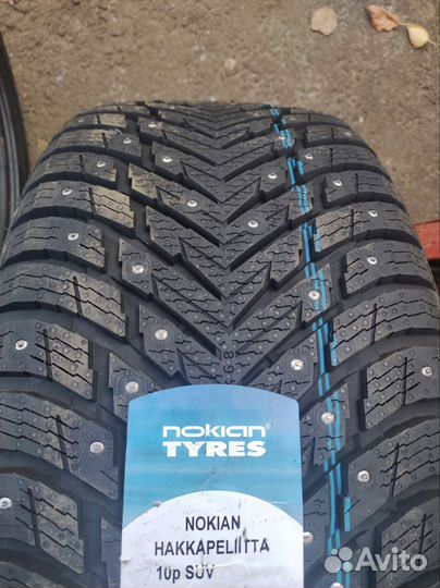 Nokian Tyres Hakkapeliitta 10p SUV 285/40 R22