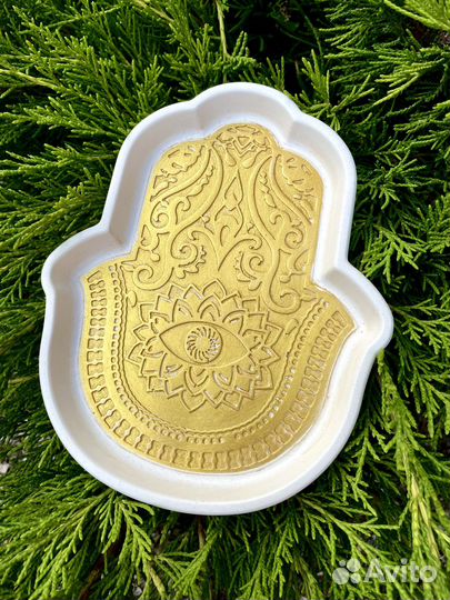 Декоративная подставка для украшений из гипса
