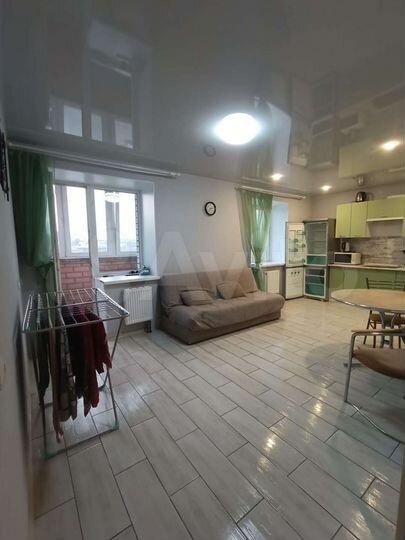 2-к. квартира, 60 м², 4/10 эт.