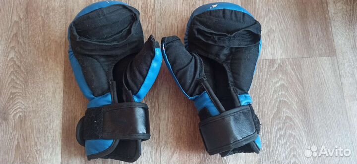 Перчатки для единоборств