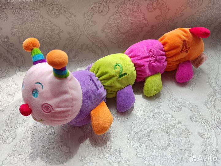 Игрушки Мама Свинки Пеппи и плюшевая гусеница