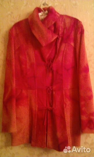 Шикарное оранжевое полупальто