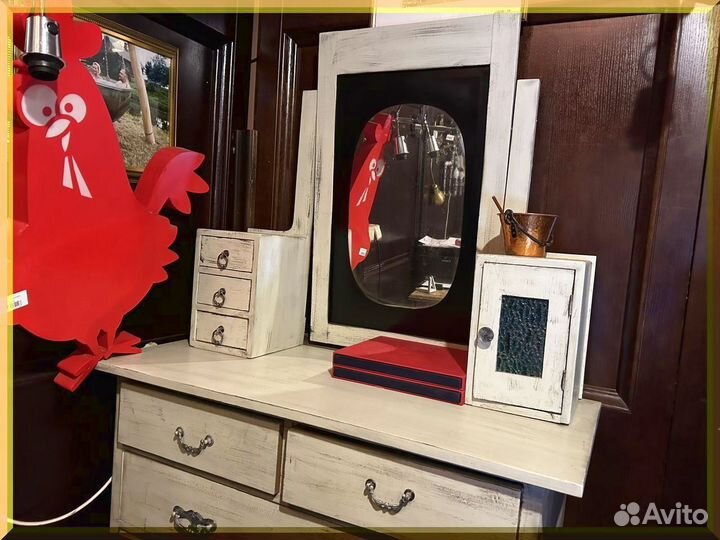 Старинное трюмо с зеркалом