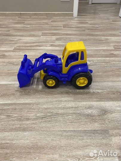 Детские игрушки трактор