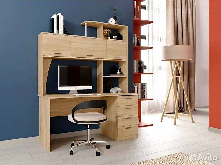 Компьютерный стол белый