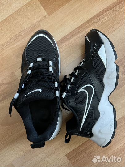 Кроссовки женские Nike