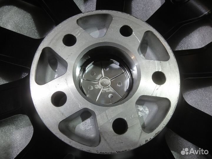 R21 AEZ Leipzig dark 5Х112 et43 10.5j,dia66.6,1 ди