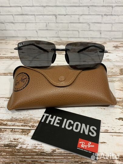 Солнцезащитные очки Ray Ban