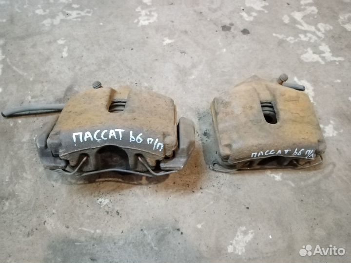 Суппорт передний Фольксваген Пассат В6 2008 год