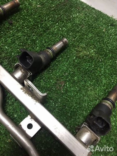 Топливная рейка Opel Astra H седан 1.6 Z16XER 2008