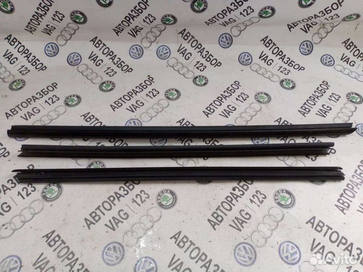 Бархотка двери Шкода Рапид