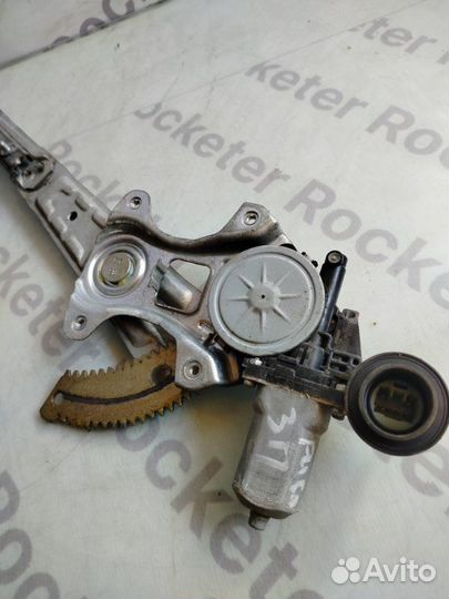 Стеклоподъемник задний правый Nissan Fuga 2006