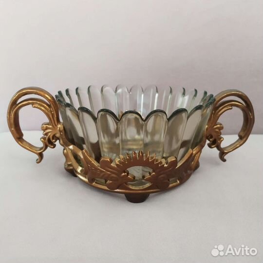 Ваза конфетница на металлической подставке