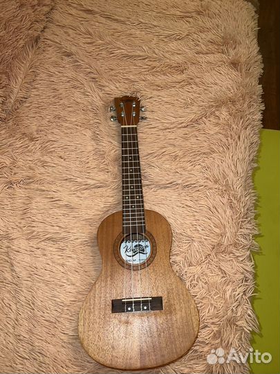 Укулеле с чехлом