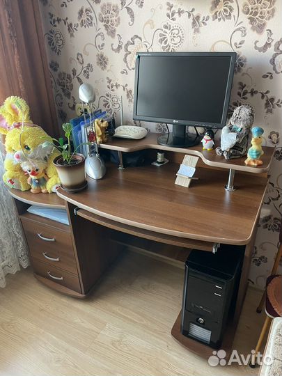 Компьютерный стол