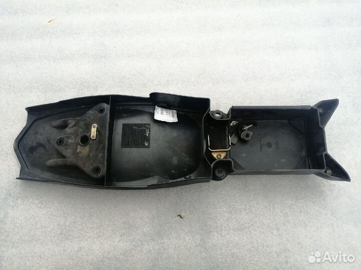 MV agusta Brutale 750S нижний пластик подрамника