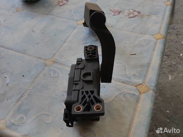 Электронная педаль Ауди Фольксваген