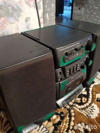 Кассетный магнитофон Sherion