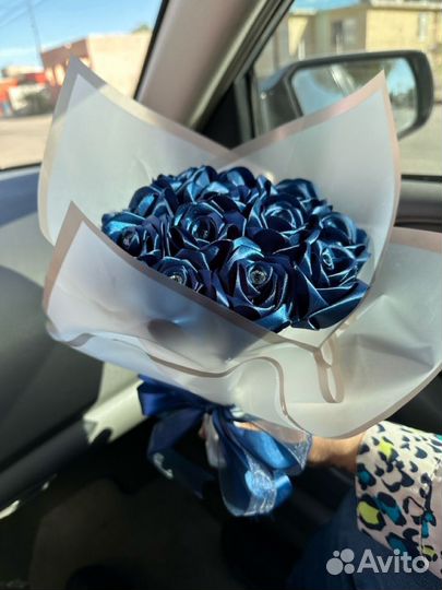 Букет атласных роз