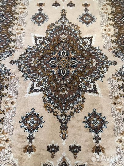 Ковер шерстяной