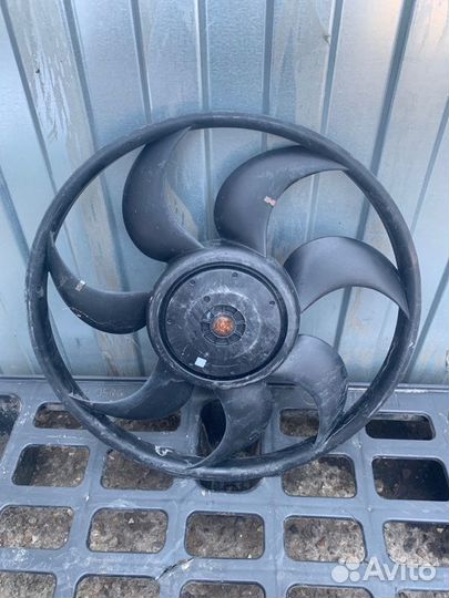 Мотор вентилятора охлаждения Renault Latitude L70A