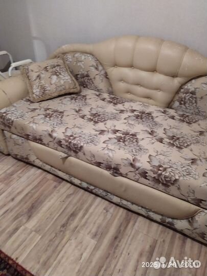 Диван прямой раскладной бу