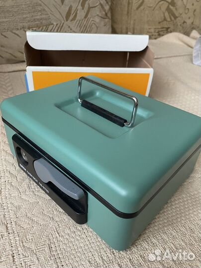 Переносной сейф