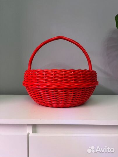 Корзина, лукошко из искусственного ротанга